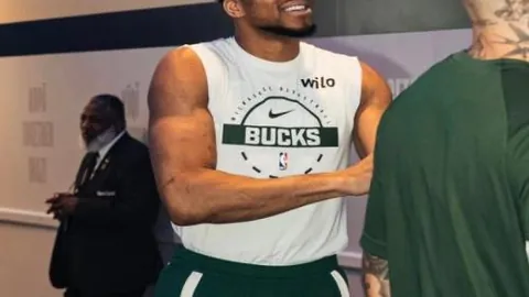 威尔逊逆境反超，击败罗伯逊挺进下一轮